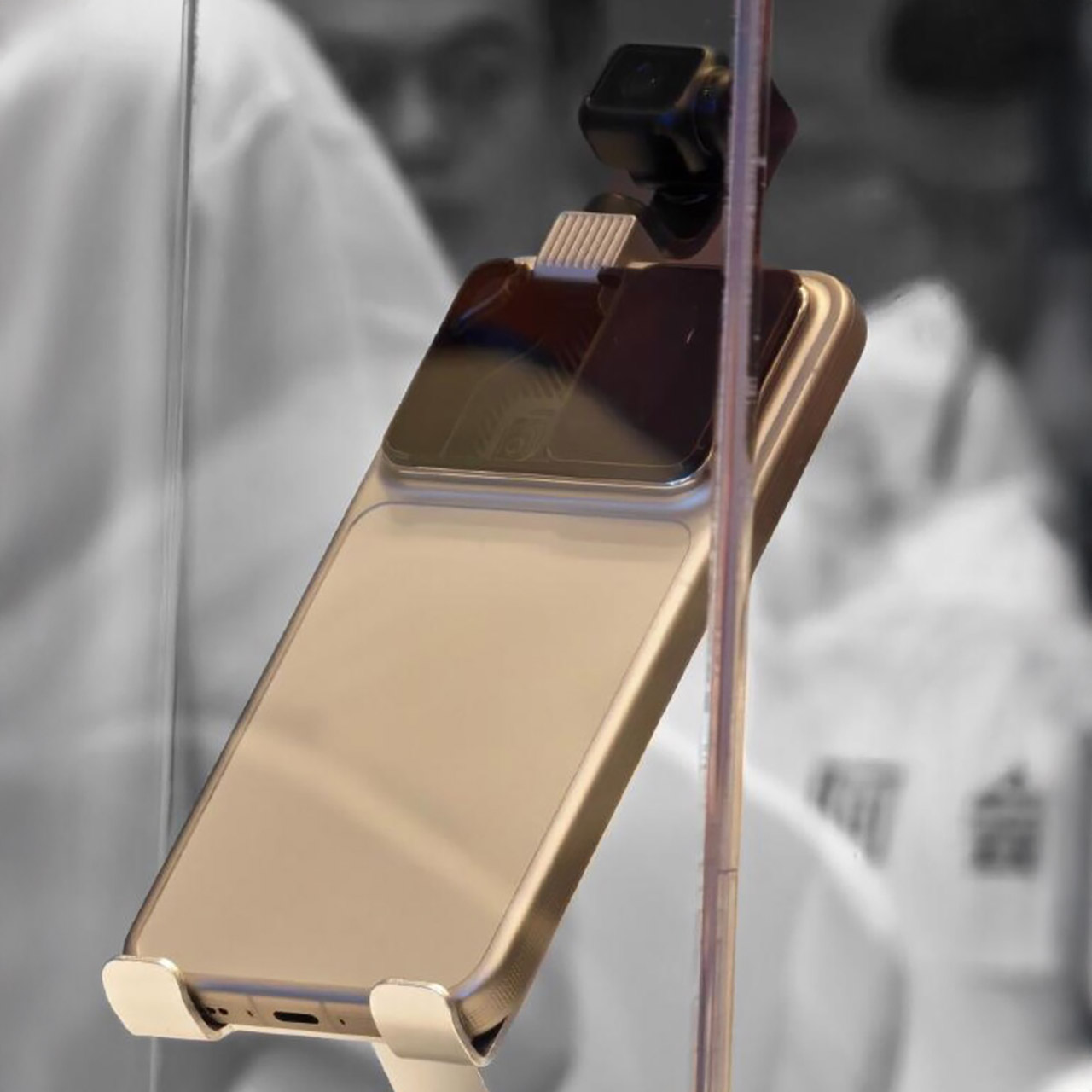 Honor Robot Phone Prototype