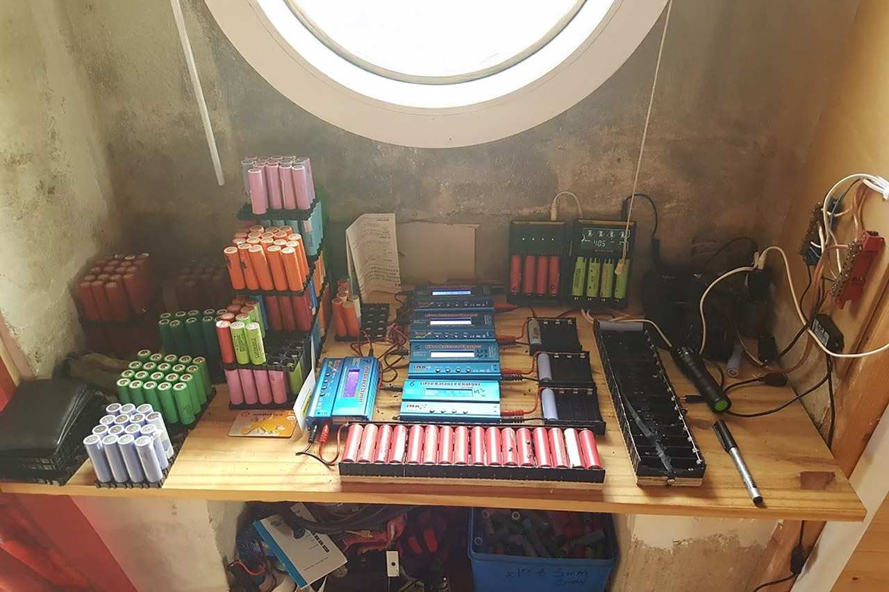 Laptop Battery Powerwall Home