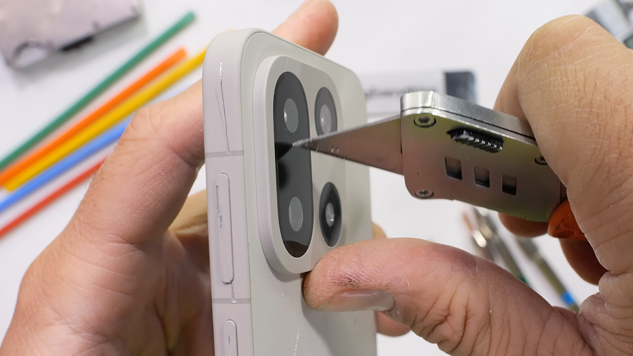 OnePlus 15 Durability Test Jerry Rig Everything