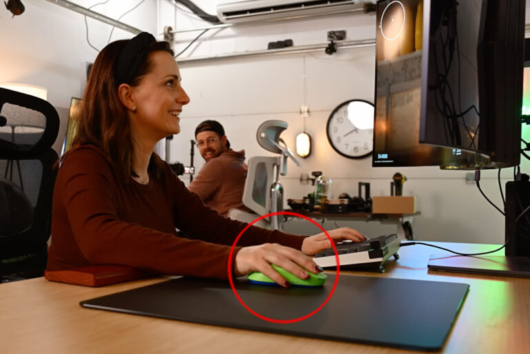 Auto-Aiming Mousepad