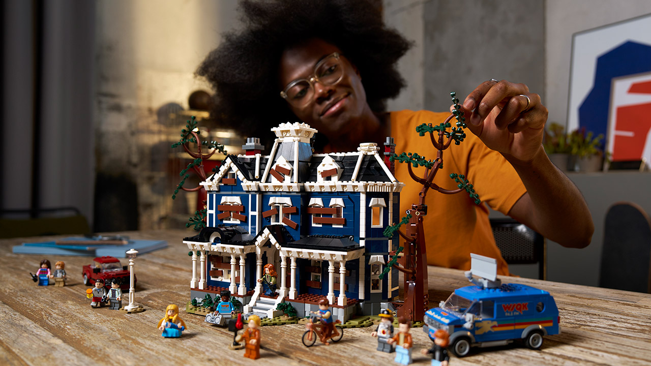 LEGO Icons Stranger Things The Creel House Set