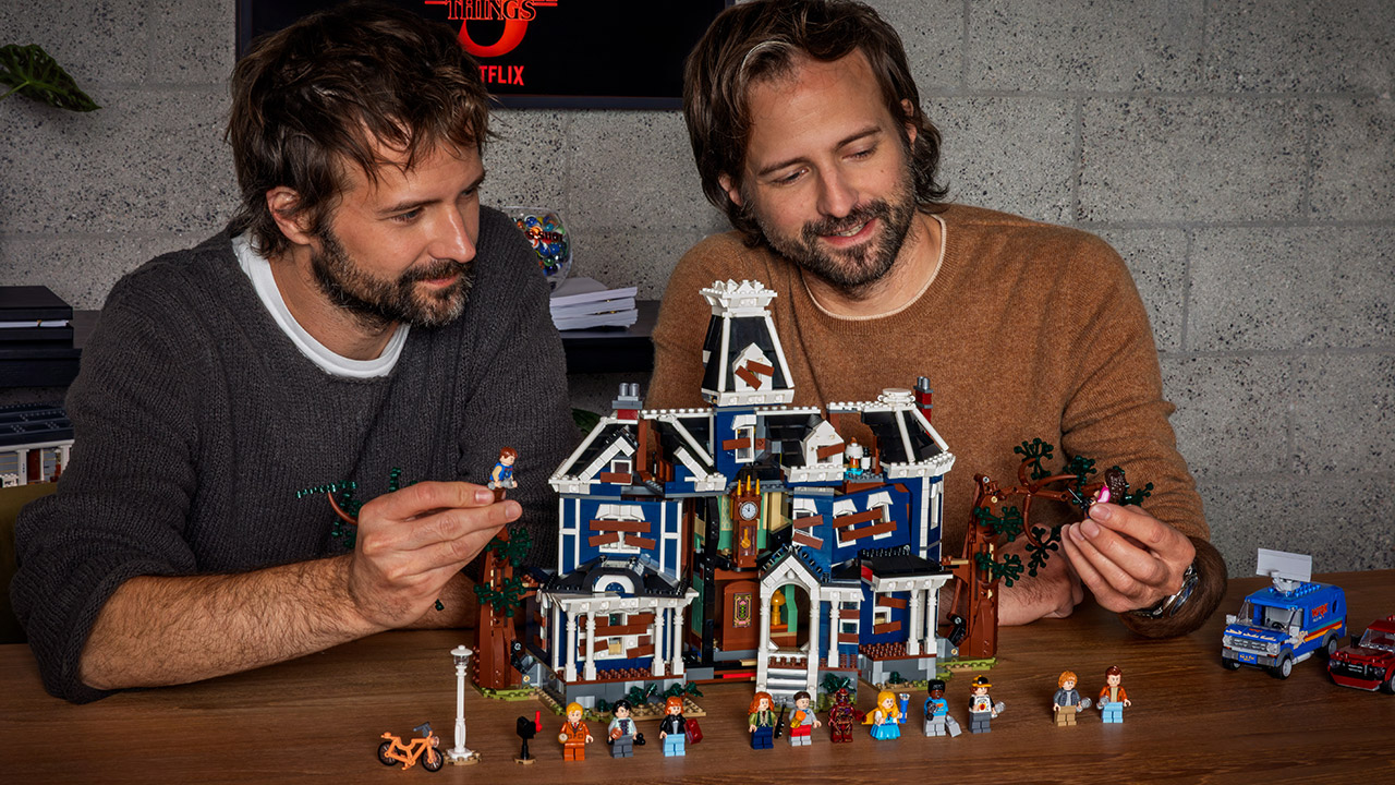 LEGO Icons Stranger Things The Creel House Set