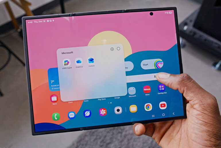 MKBHD Hands-On Samsung Galaxy Z TriFold