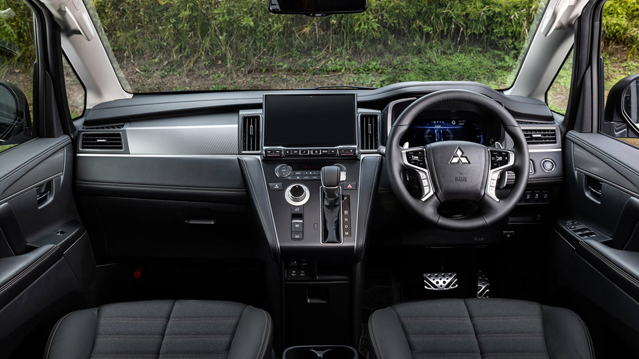 2026 Mitsubishi Delica D5 Interior