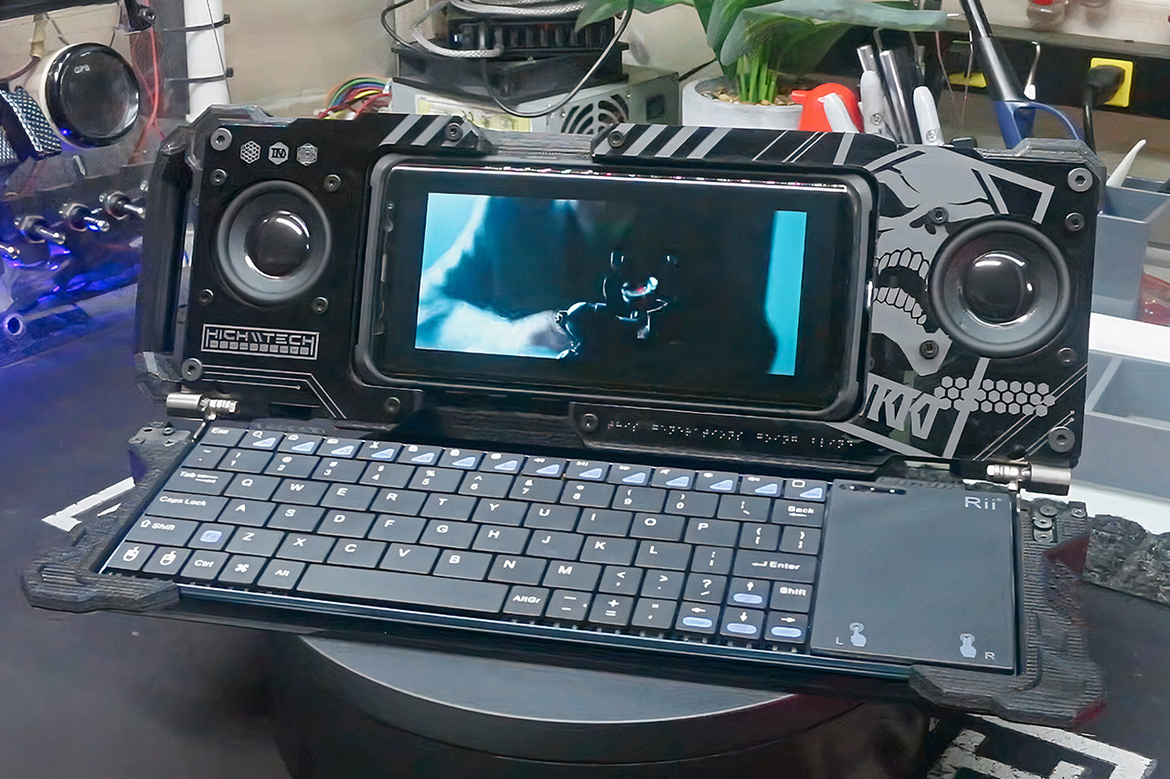 Custom Smartphone Cyberdeck Laptop Mod