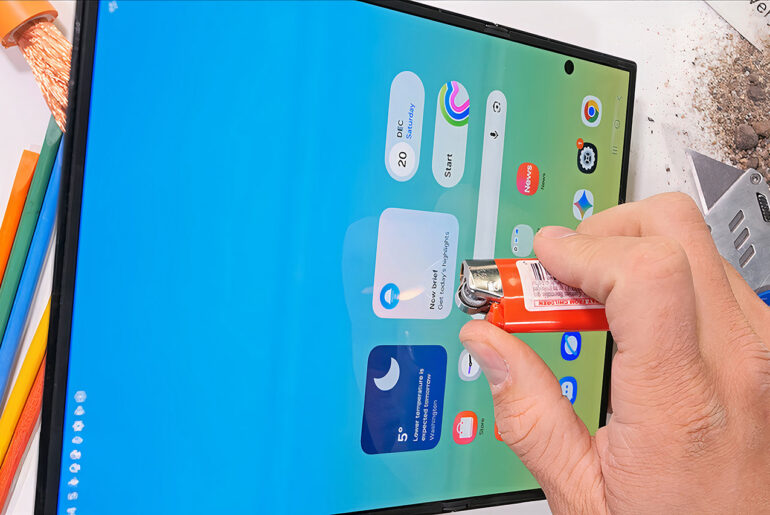 JerryRigEverything Samsung Galaxy Z TriFold Testing