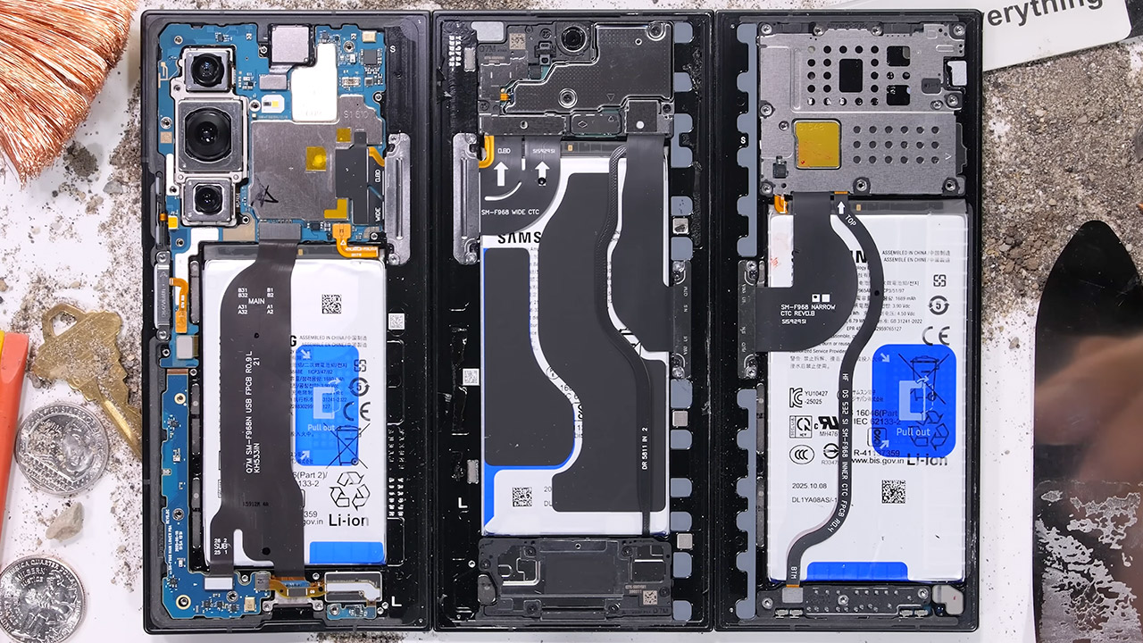 JerryRigEverything Samsung Galaxy Z TriFold Durability Testing