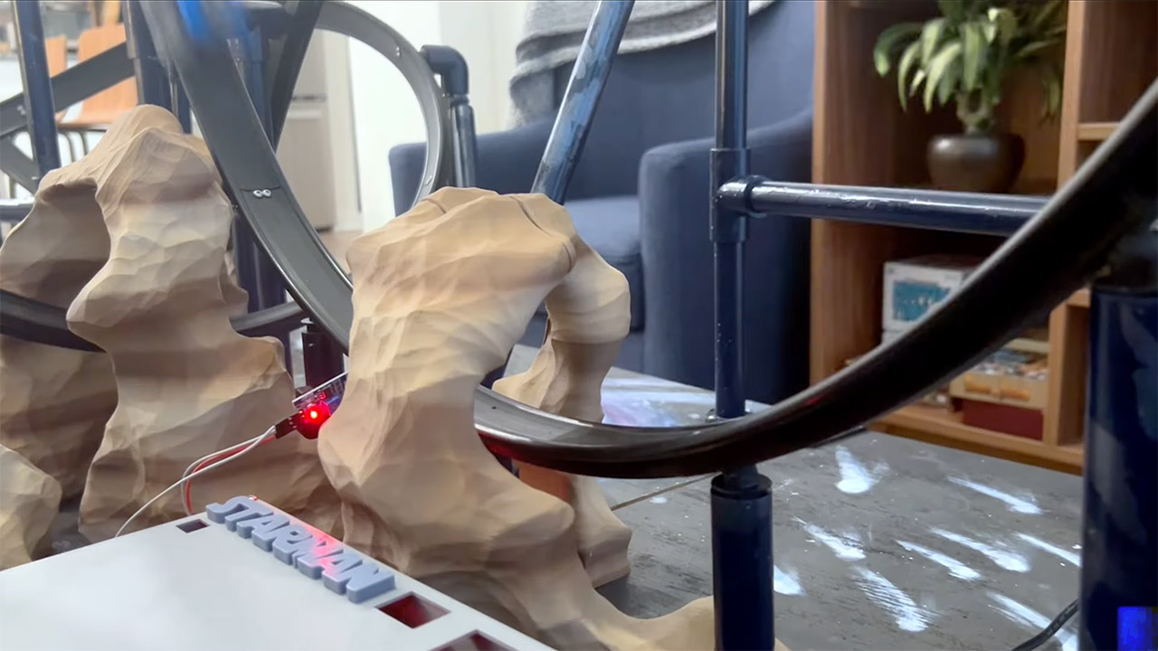 Starman 3D-Printed Single-Rail Roller Coaster