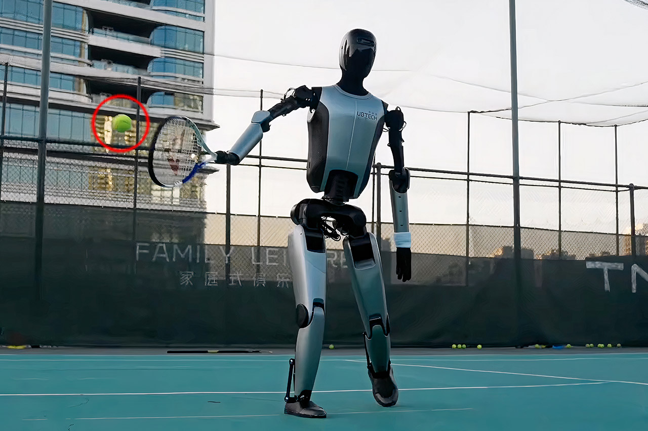 UBTECH Walker S2 Humanoid Robot Tennis