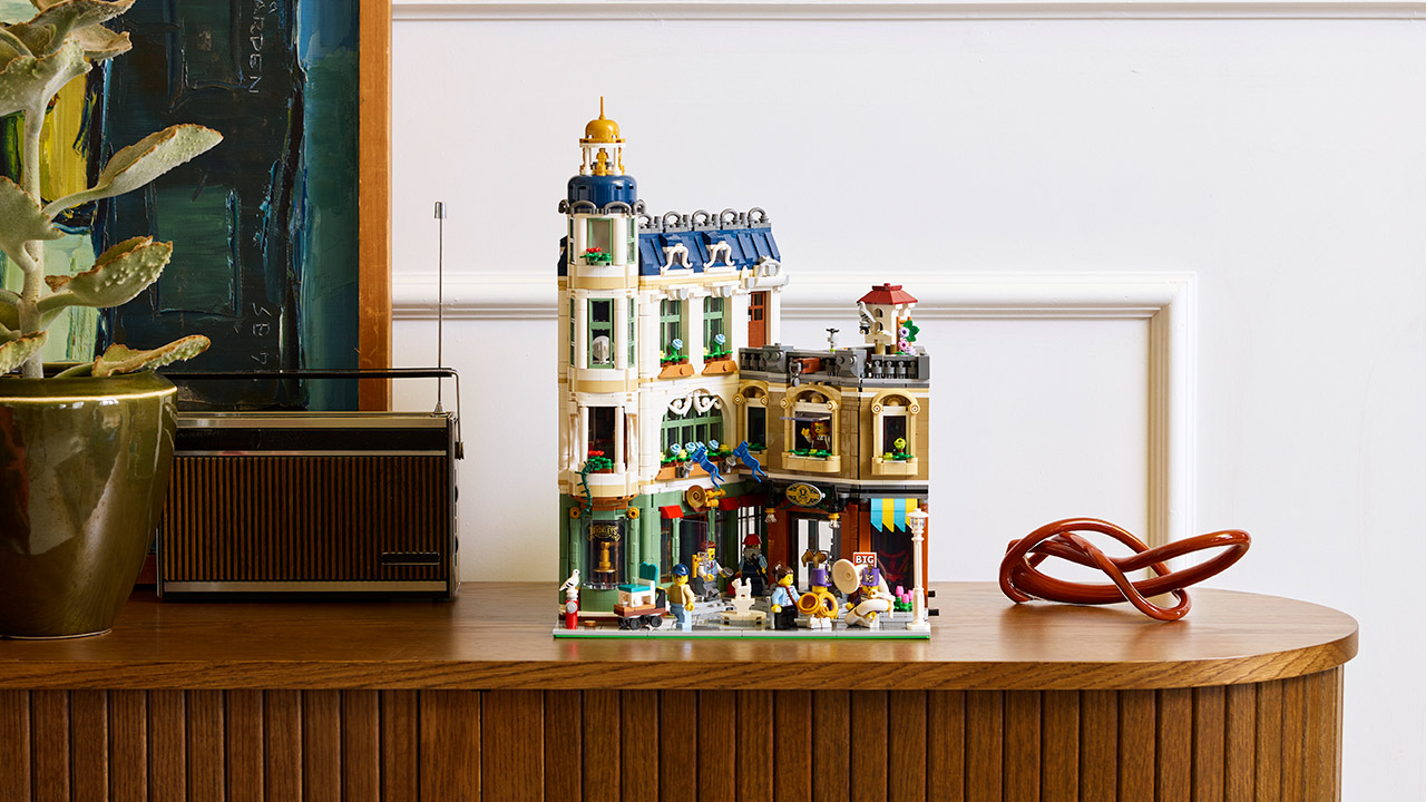 LEGO Icons Shopping Street Set 11371