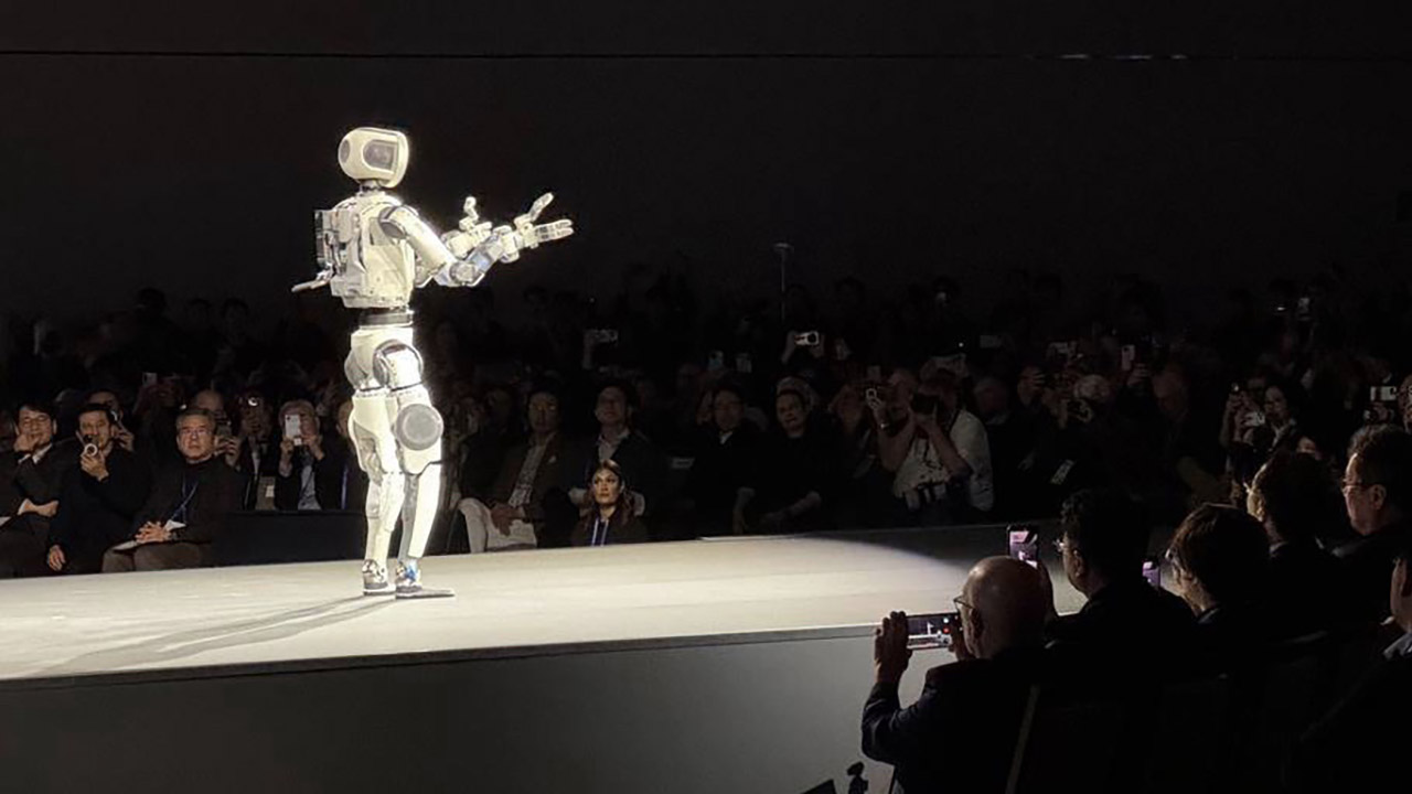 Hyundai Boston Dynamics New Atlas Robot CES 2026