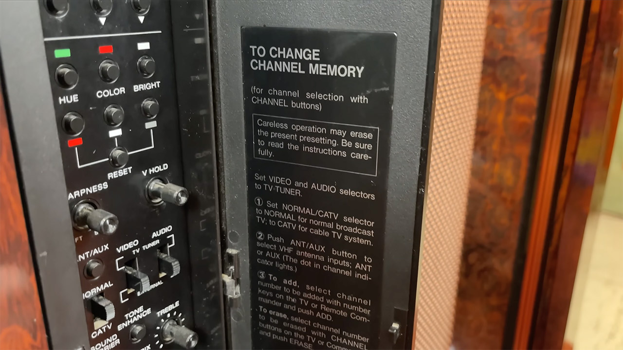 1981 Sony Trinitron KV-3000R TV Set