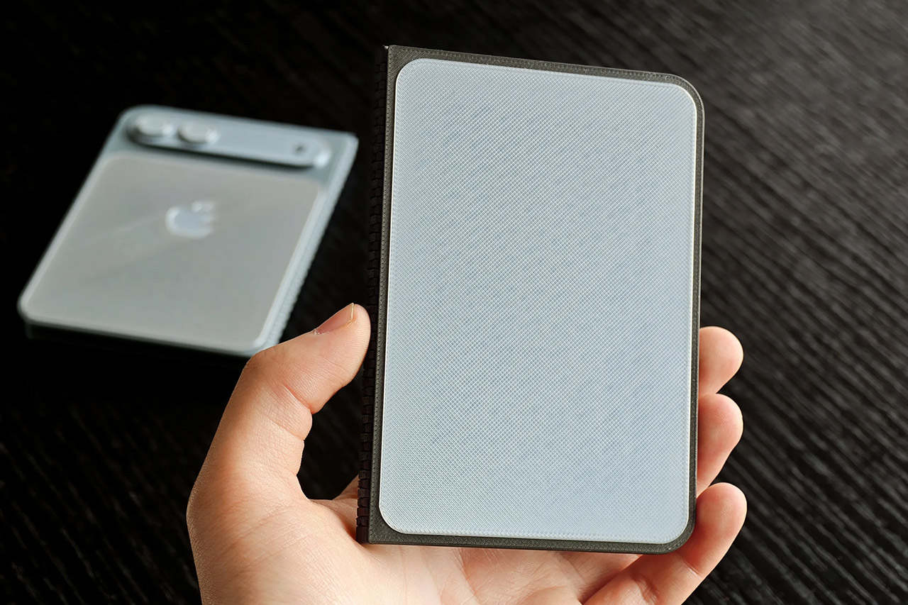 iPhone Fold Dummy Units Leak