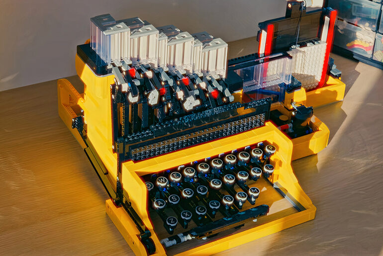 Functional LEGO Typewriter
