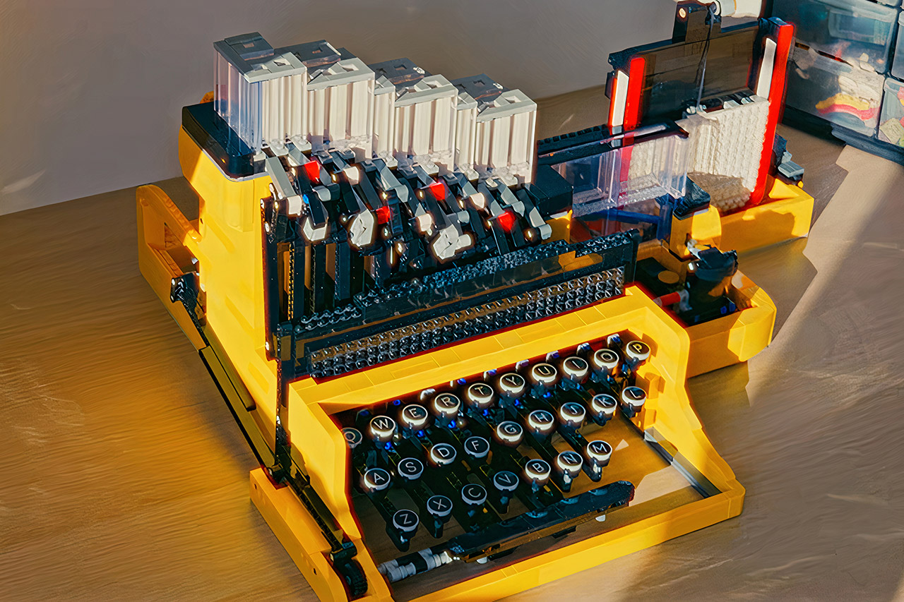 Functional LEGO Typewriter