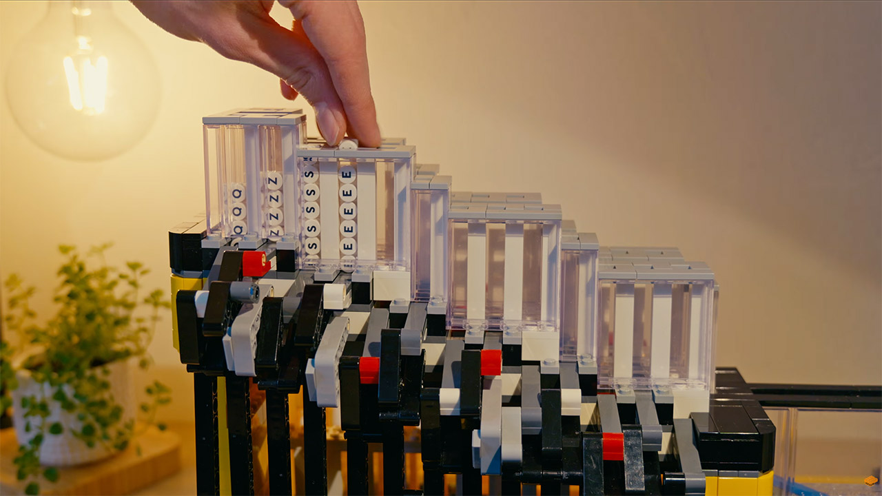 Functional LEGO Typewriter