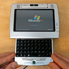 Intel Prototype Windows XP Tablet UMPC 2006
