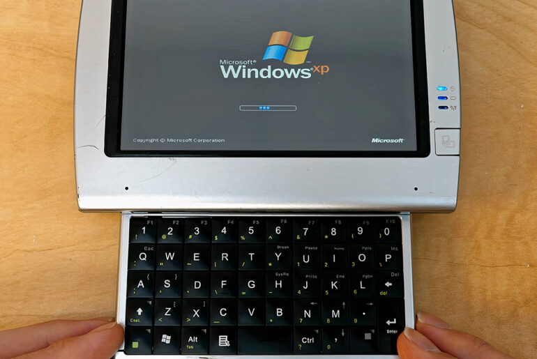 Intel Prototype Windows XP Tablet UMPC 2006