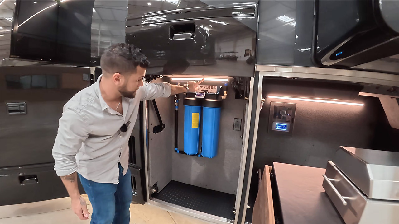 2026 Loki Prevost Motorhome H3-45