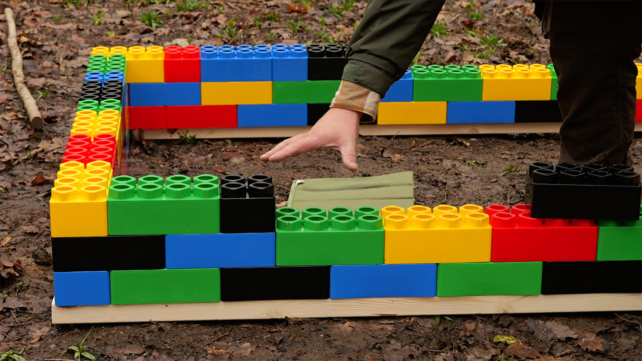 Kent Survival Giant LEGO Shelter House