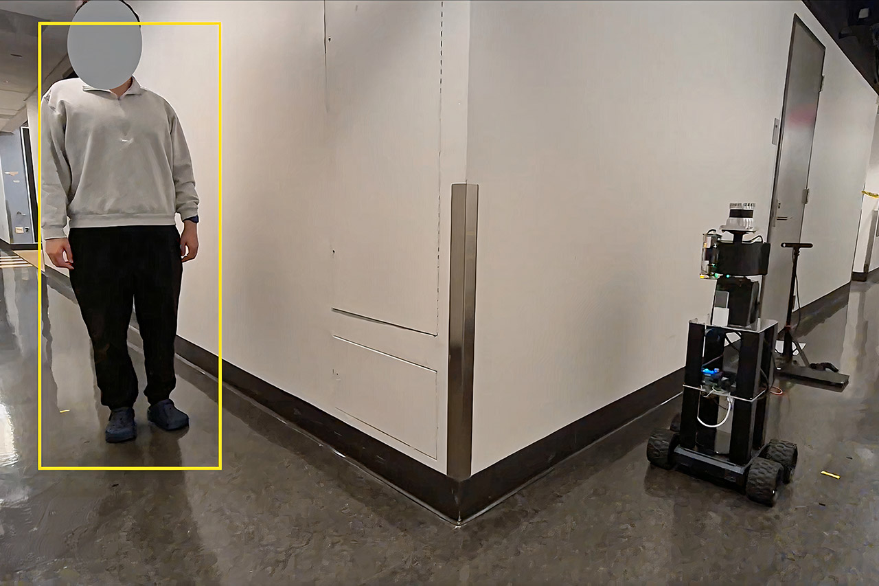 HoloRadar System Robots See Corners