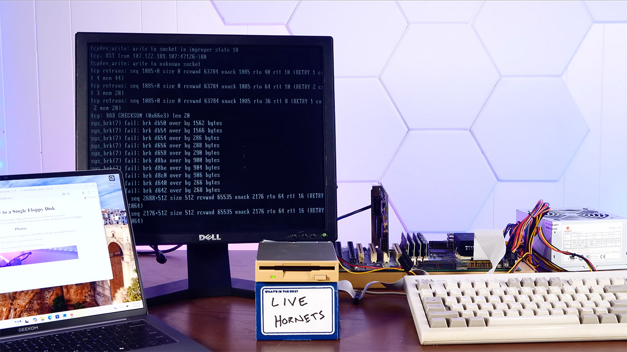 Floppy Disk OS Web Server ELKS