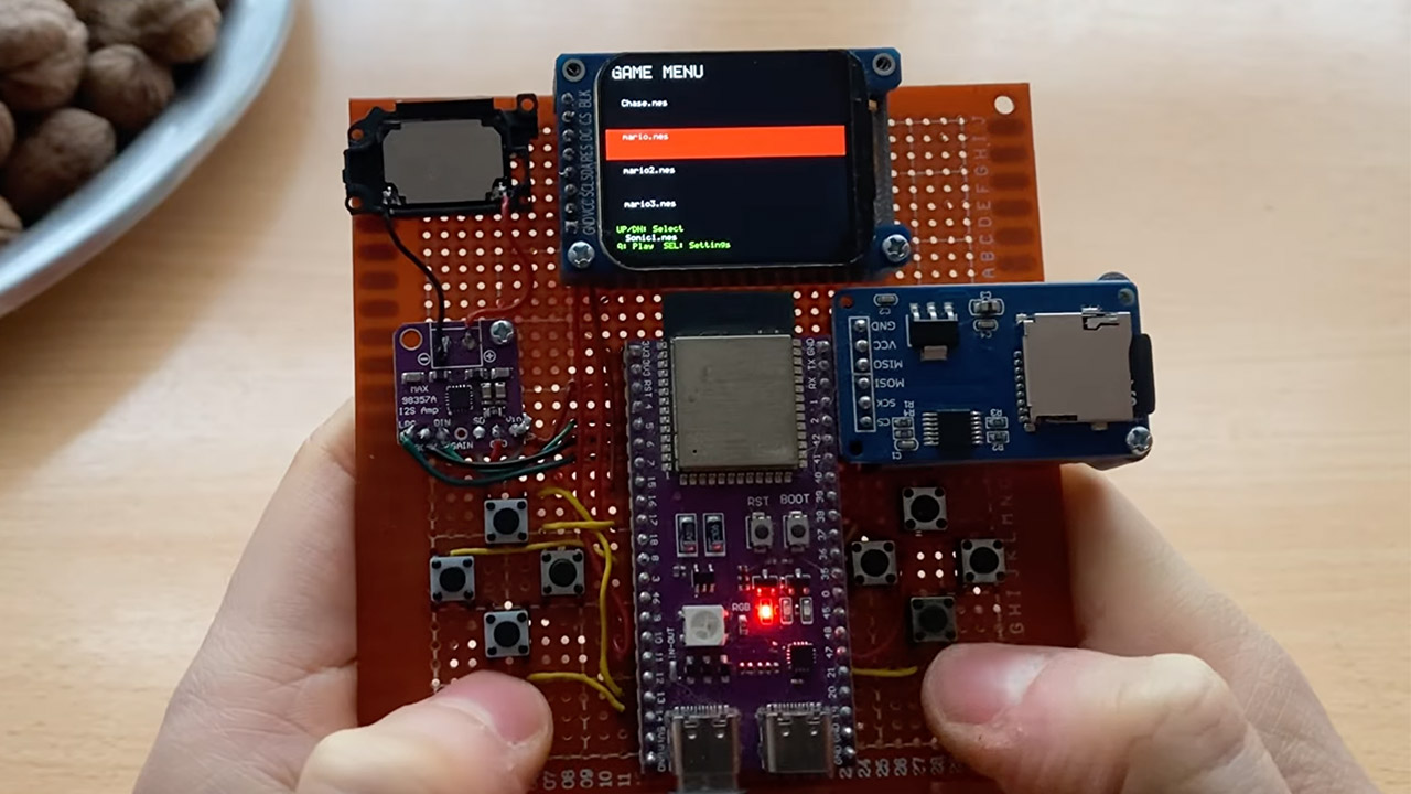 ESP32 DIY Retro Handheld Console Gaming