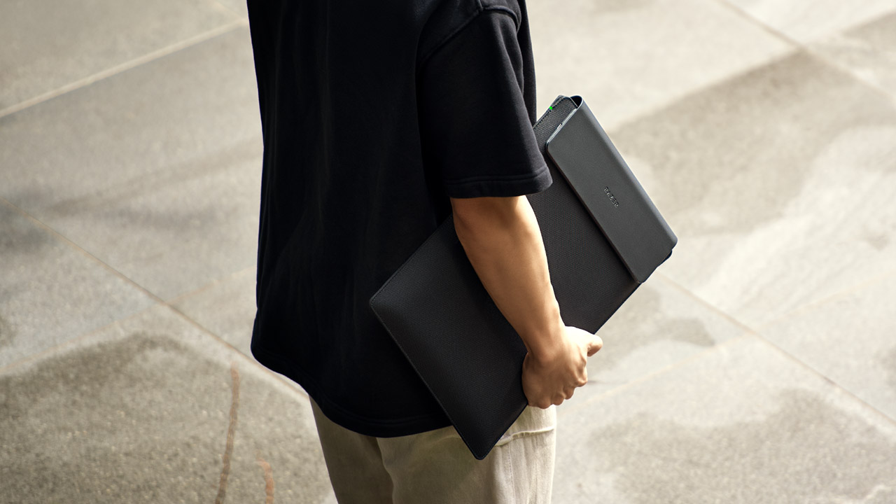 Razer Laptop Sleeve 16" Wireless Charging