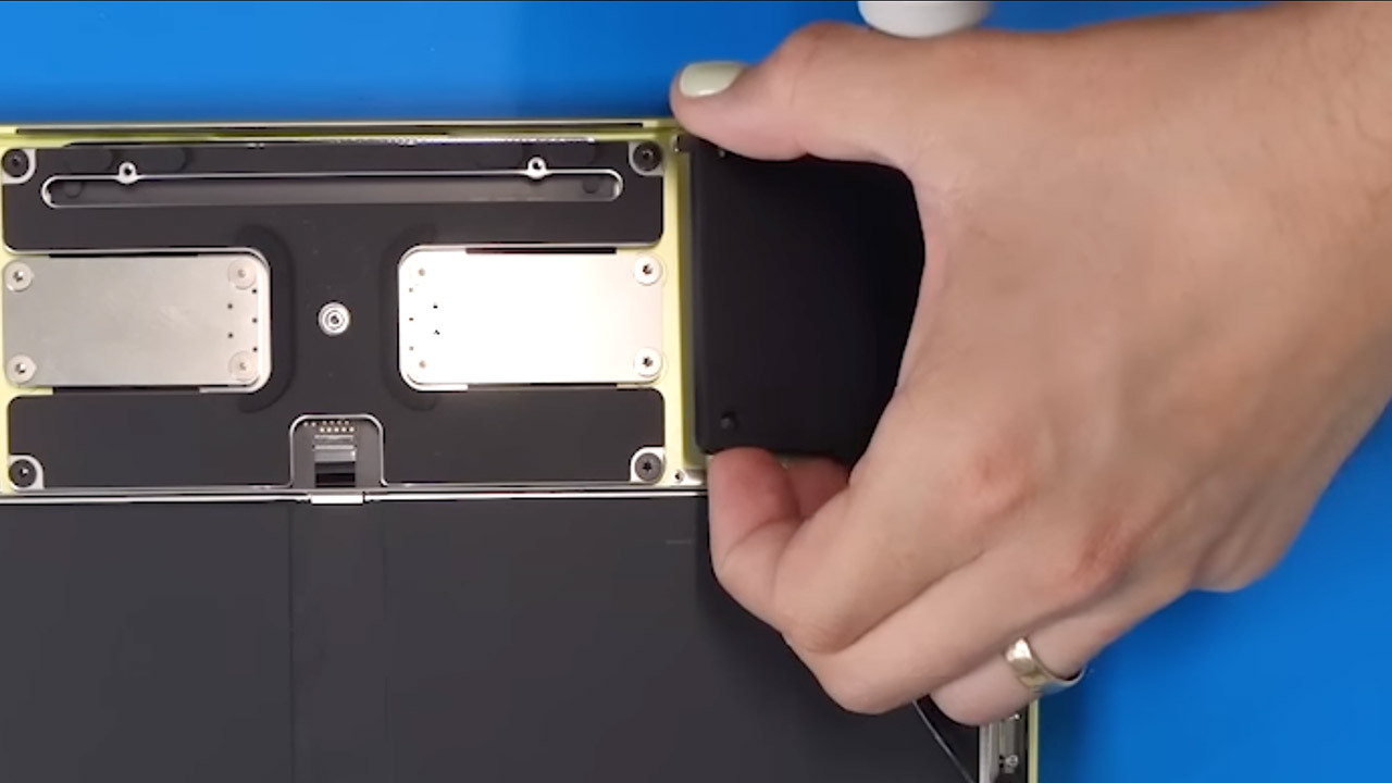 MacBook Neo Teardown Repair Disassmebly