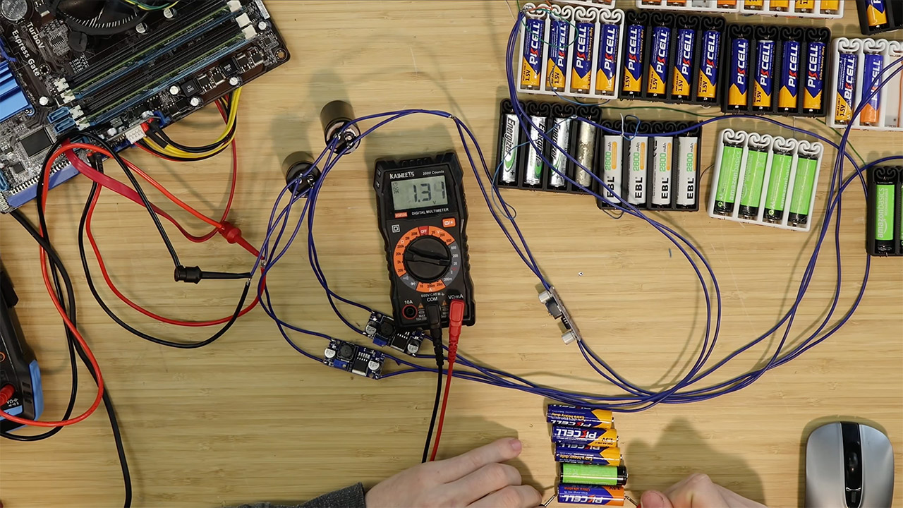 AA Battery-Powered PC Computer