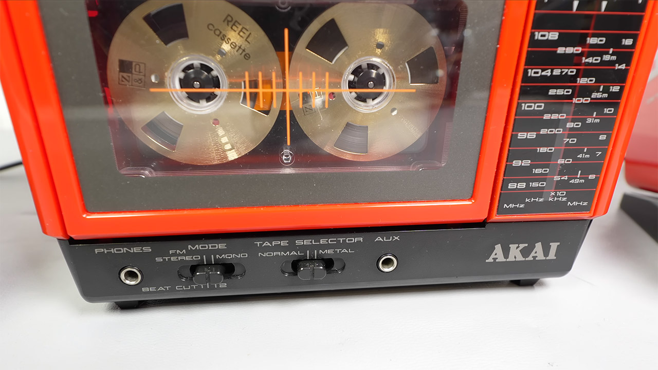 Akai PJ-11 Mini Stereo Rotating Speakers 1984