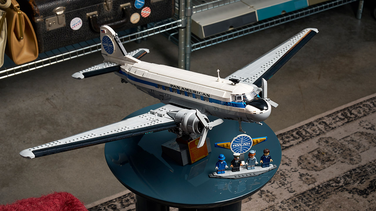 LEGO Icons Douglas DC-3 Pan Am Airliner 11378 Set