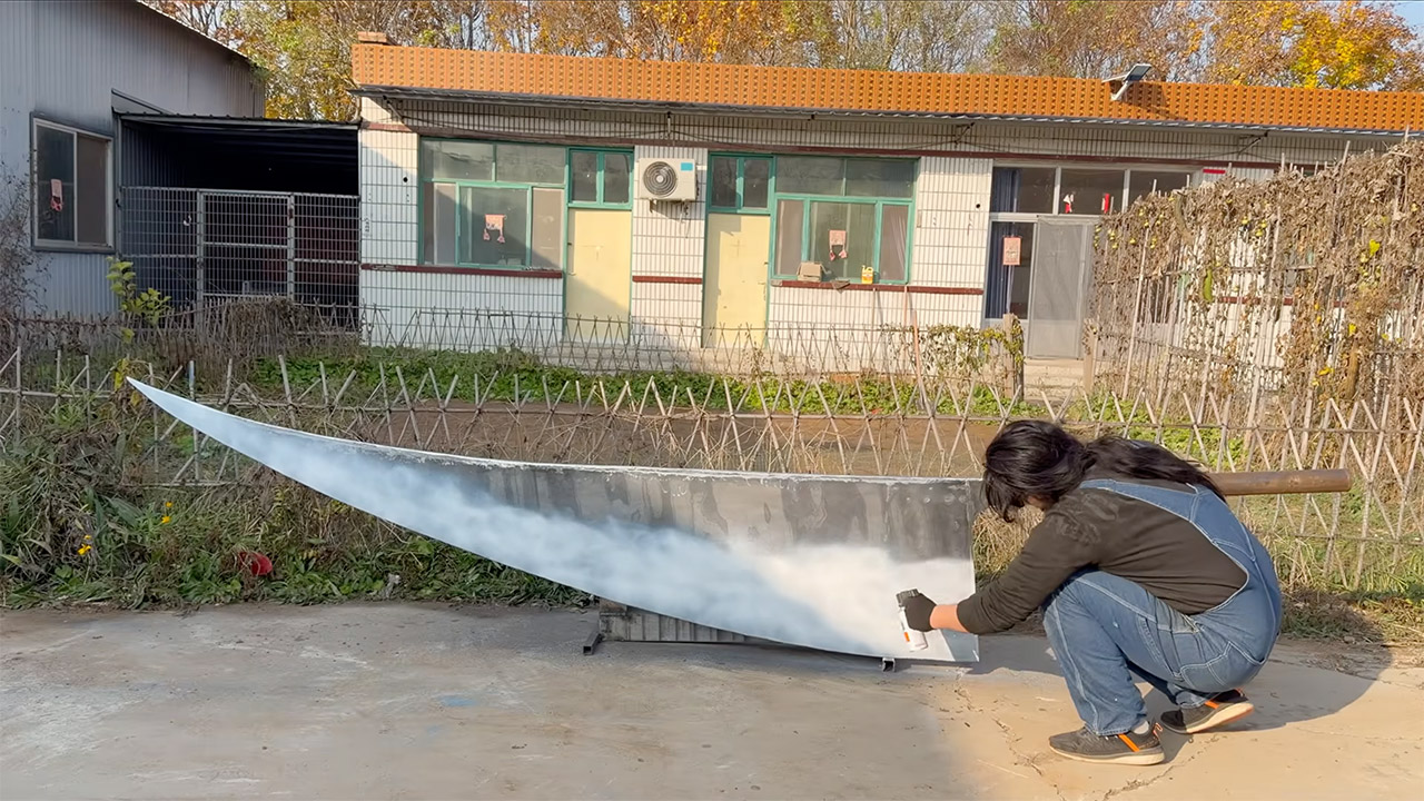 Handy Geng Giant Sword Excavator