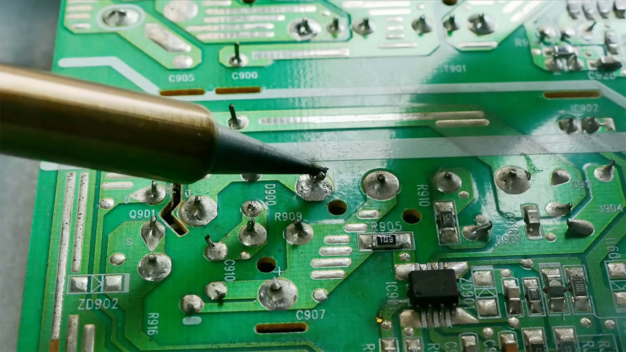Why PCB Circuit Boards are Green