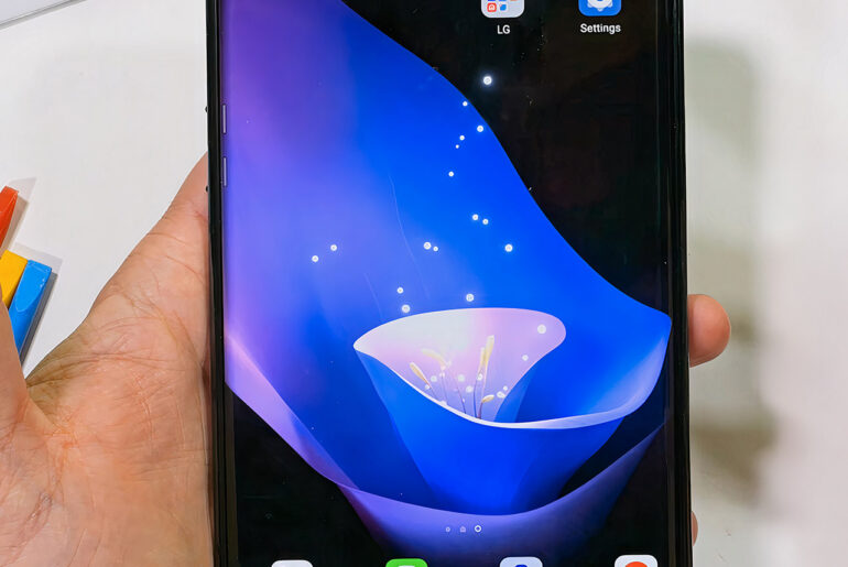 JerryRigEverything LG Rollable Phone Disassembly Teardown