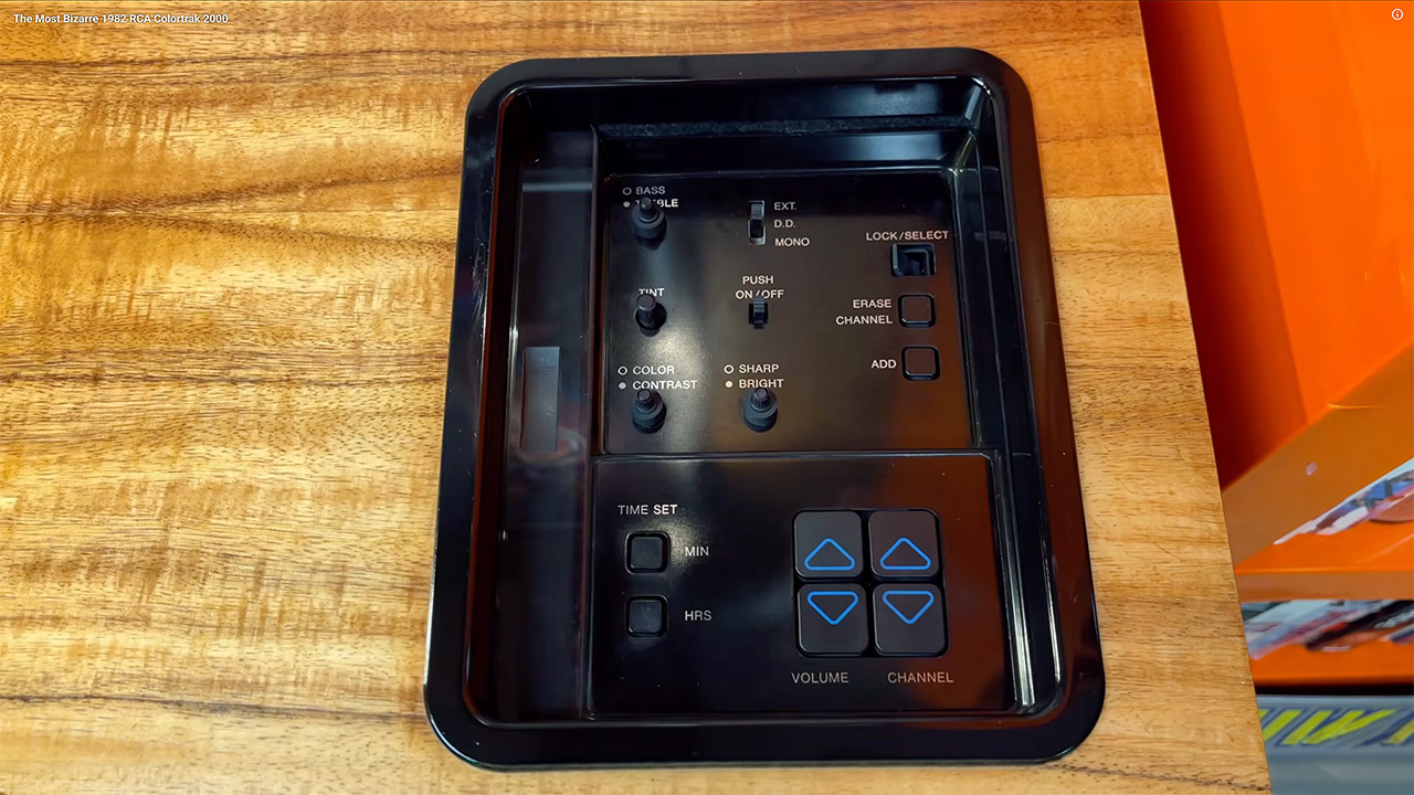 1982 RCA Colortrak 2000 CRT TV