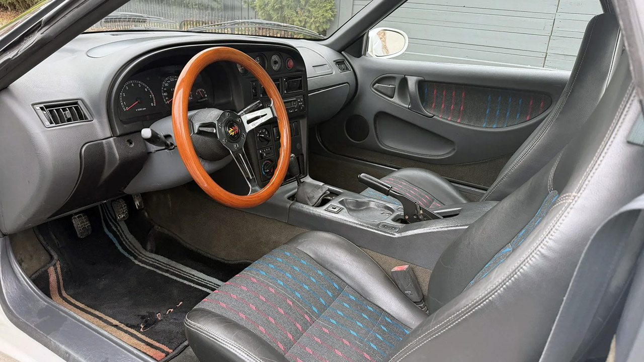 Kia Vigato Lotus Elan Interior