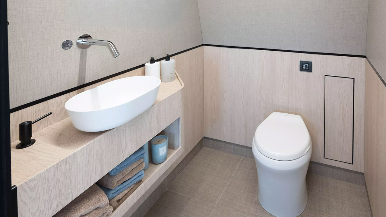 Electric Candela P-12 Business Ferry