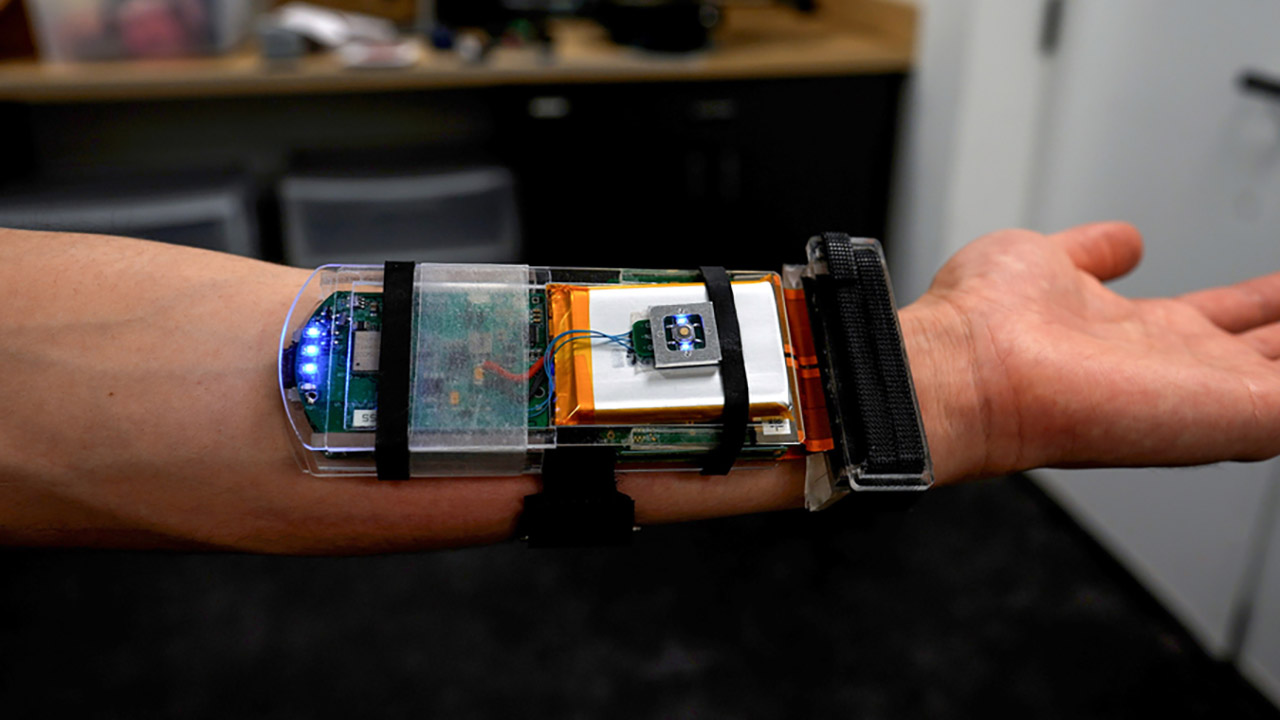 MIT Real-Time Hand Tracker Wristband