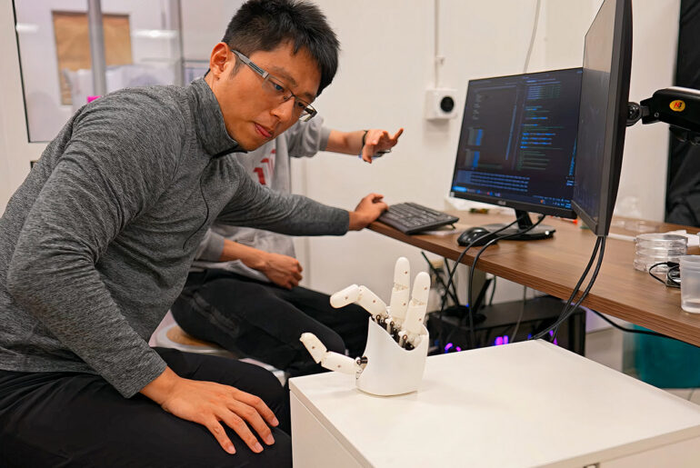 MIT Real-Time Hand Tracker Wristband