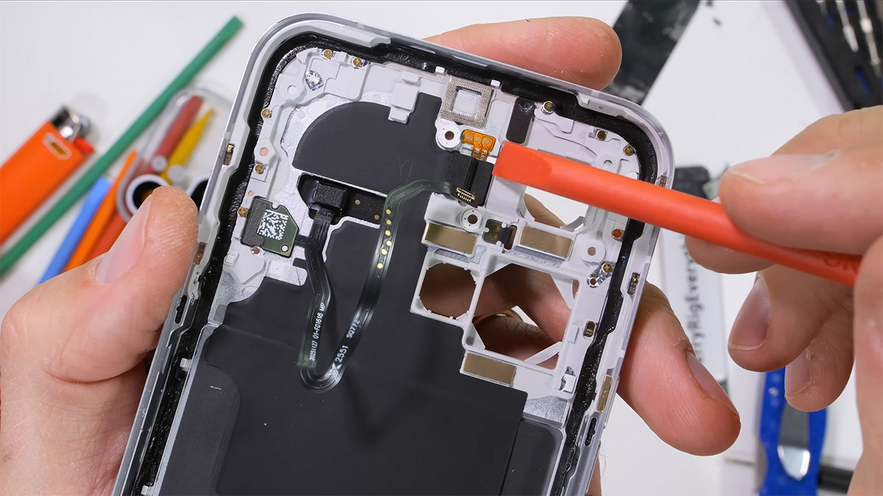 JerryRigEverything Nothing Phone 4a Pro Teardown Durability Test
