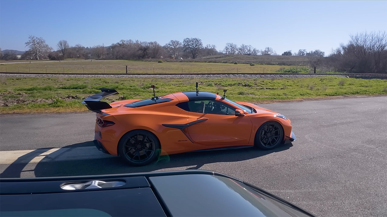 Rivian R1T Corvette Z06 Drag Racing