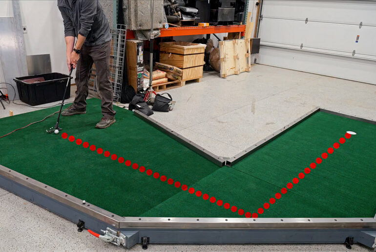 StuffMadeHere Robotic Golf Club Sink Shots