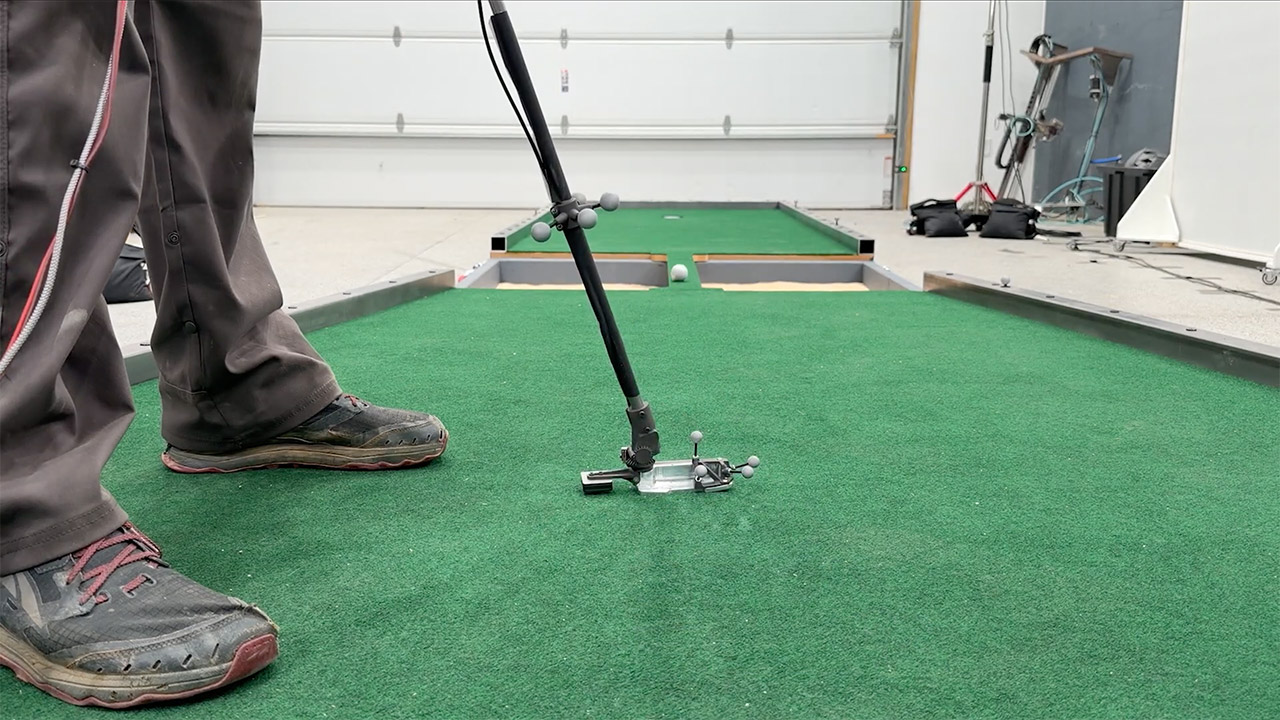 StuffMadeHere Robotic Golf Club Sink Shots