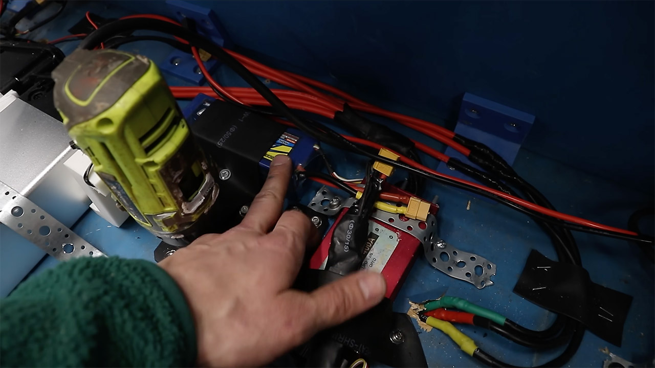 RC Life On DIY Amphibious Car