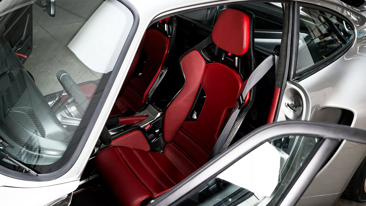 Gunther Werks F-26 Porsche 911 Slantnose Interior