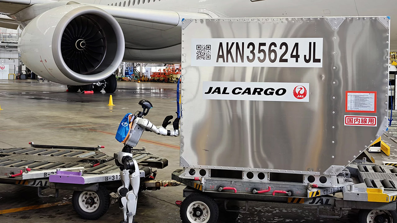 Unitree Humanoid Robot JAL Airlines Haneda Airport Tokyo