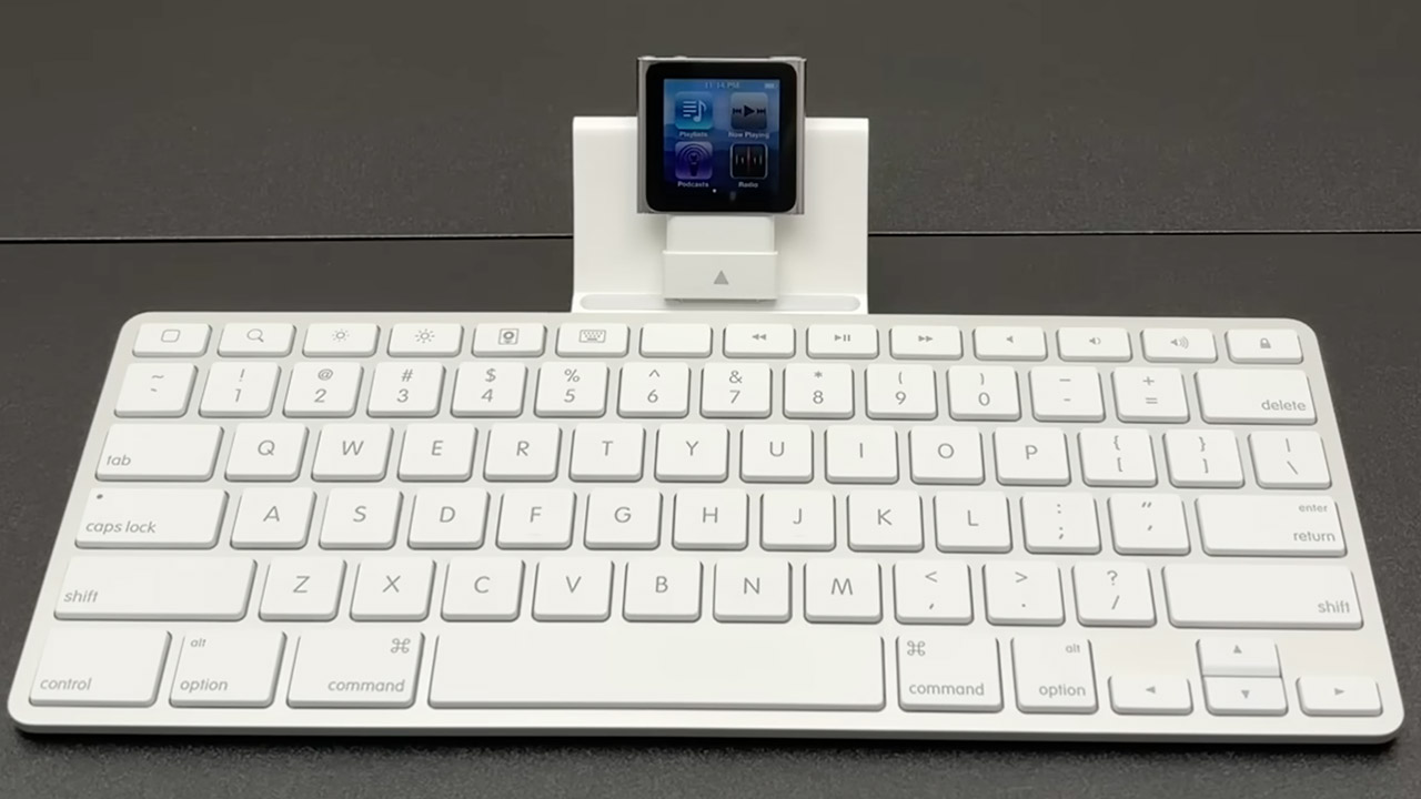 Apple iPod Nano Triple Screen Desk Workstation