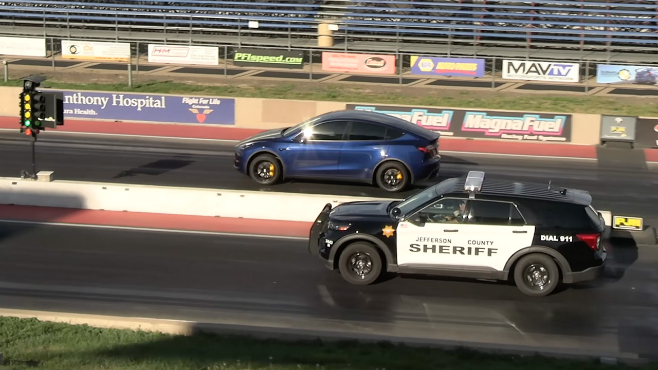 Tesla Model Y Ford Police Interceptor Drag Race