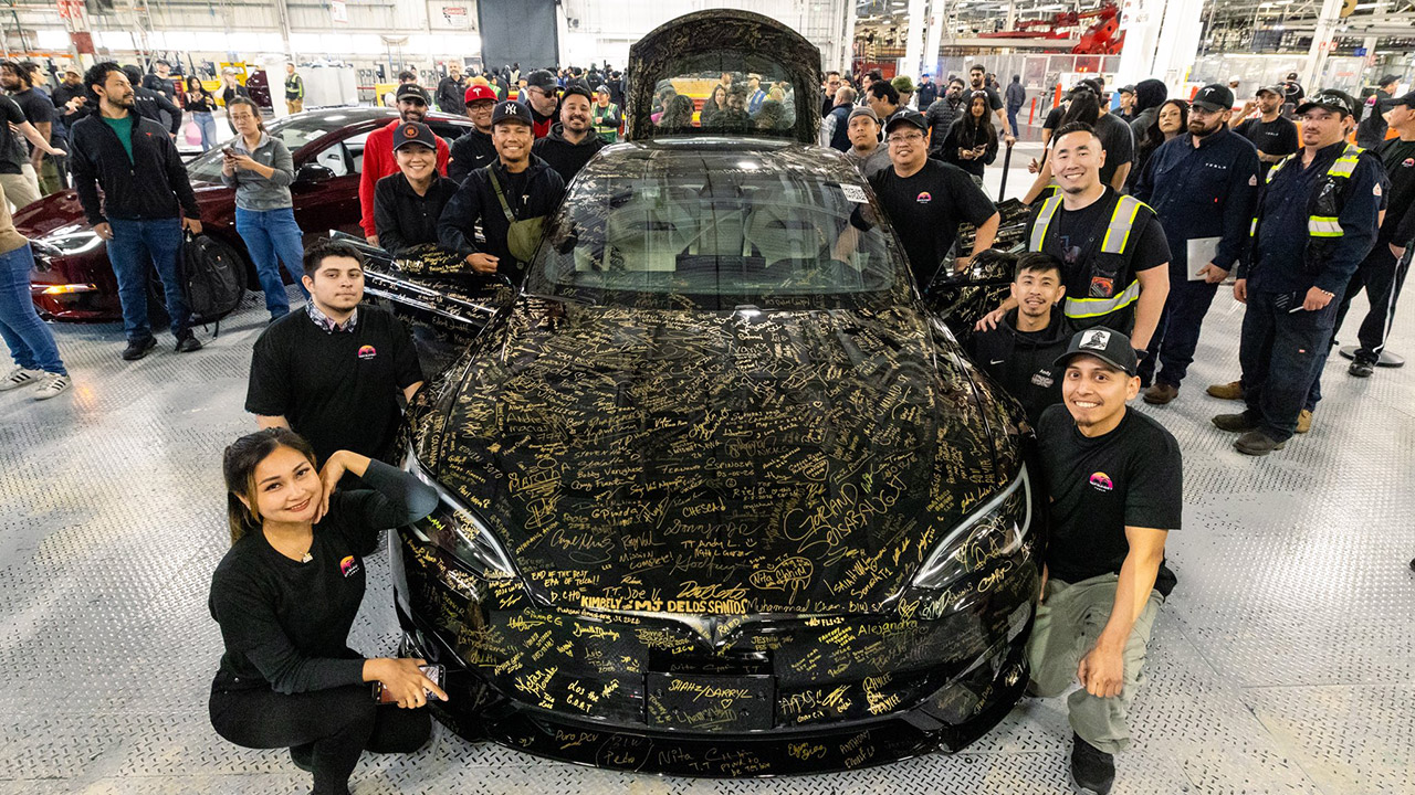 Last Tesla Model S, Model X Production Line Signature Edition